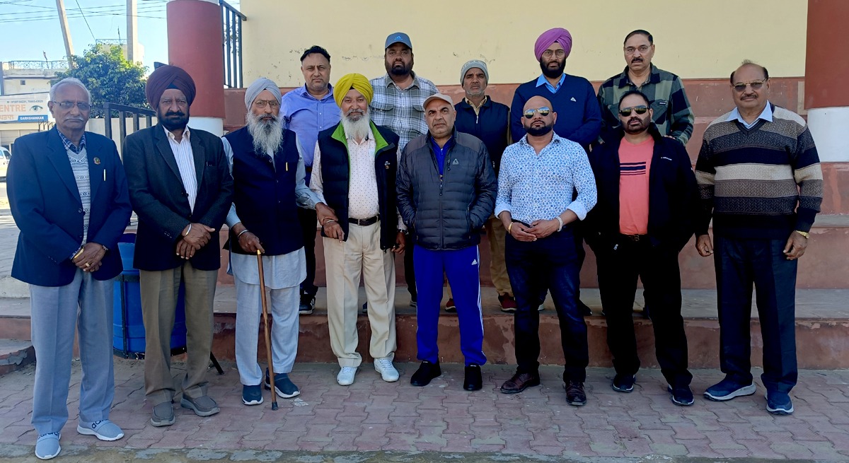 कमेटी सदस्यों ने अध्यक्ष मुख्तियार सिंह हीर के खिलाफ किए गए दुर्व्यवहार व अभद्र भाषा के प्रयोग की कड़ी निंदा की